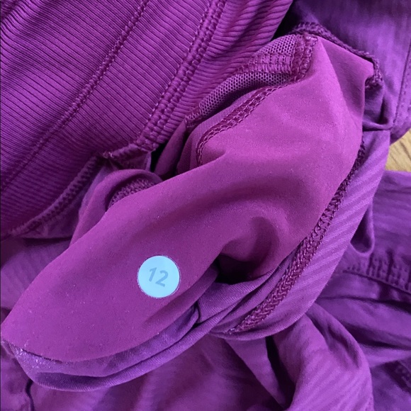 *flaw* Lululemon Studio Pant Size 12 - Picture 10 of 13